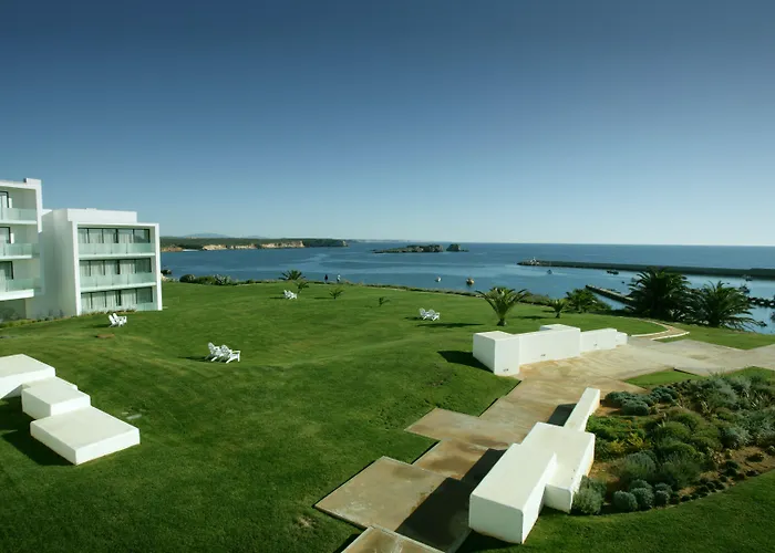 Memmo Baleeira - Design Sagres